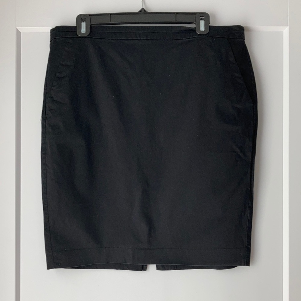 Classic black skirt skirt size 12